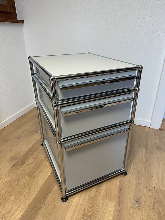 USM Banconi: Caisson sur pieds USM Haller en Gris Clair // Ref. AY0423 – Usato da Ravoire venduto da ARKY_s 1