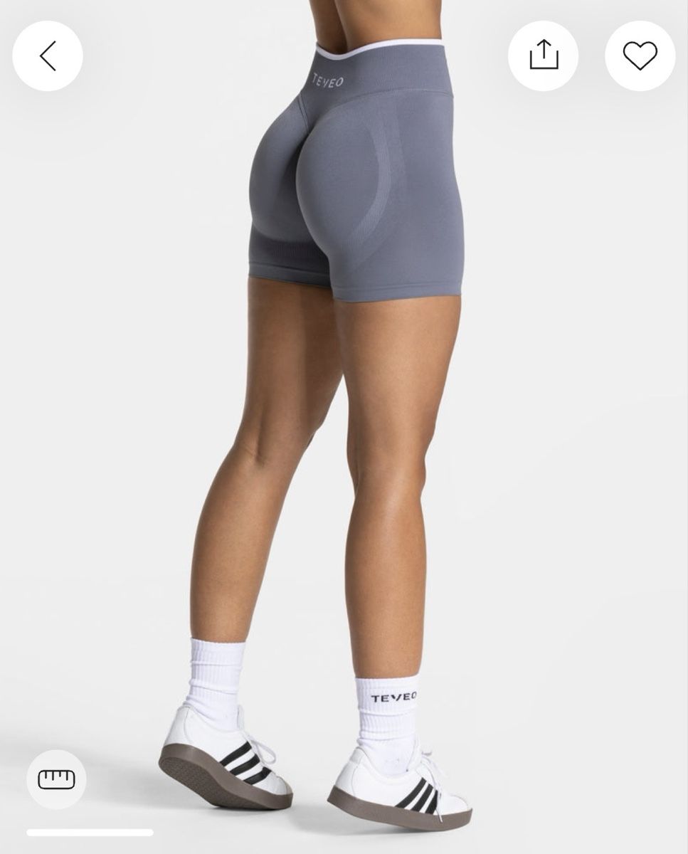 Teveo Leggings: Contrastline Sculpt Scrunch Shorts Eisgrau – Nuovo e nell'imballaggio originale da Hägglingen venduto da _Mel4nie_