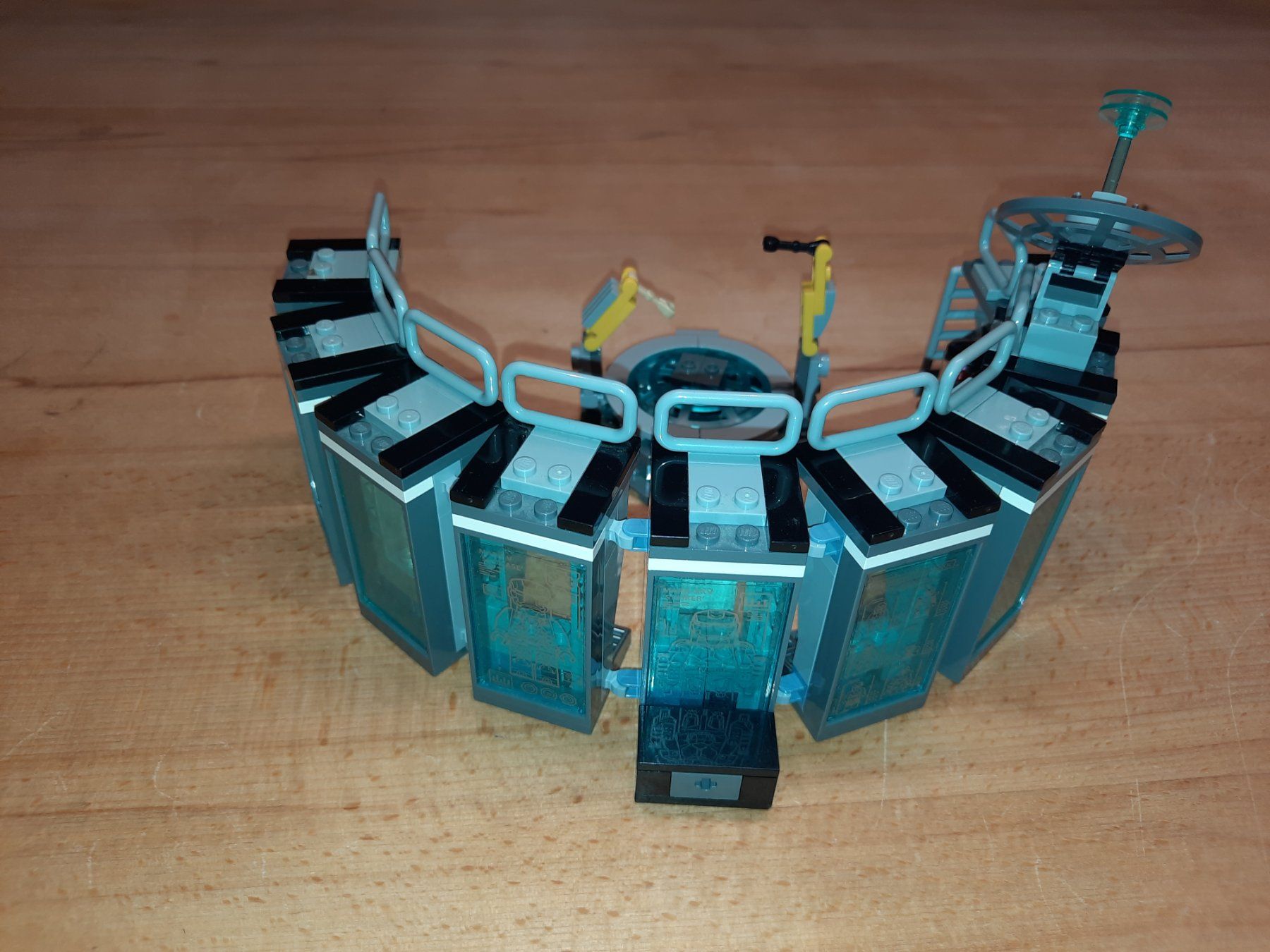 Lego Baukästen: Lego Avengers Iron Mans Werkstatt – Gebraucht aus Herznach von SusanneB0102 4