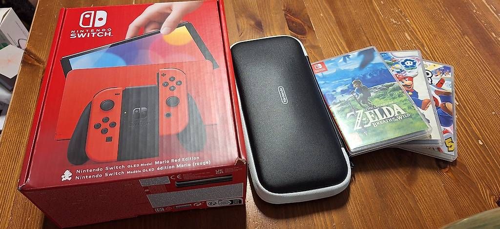 Nintendo Console: Nintendo Switch OLED  Mario Red Edition + 3 Spiele + Hülle – Usato da Langnau im Emmental venduto da JiroGG 4