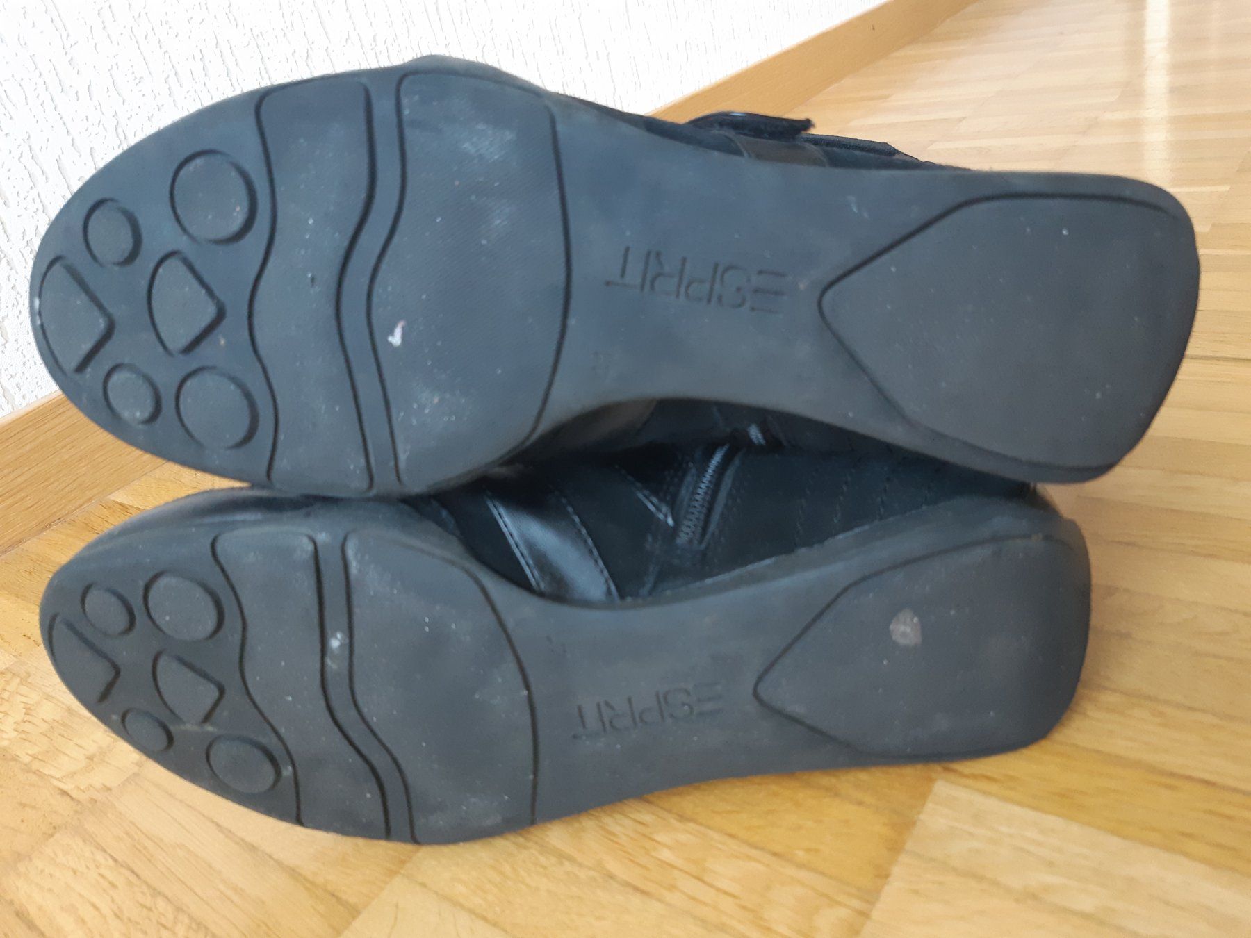 Esprit Scarpe da donna: Bottes Esprit en taille 41 – Usato da Meyrin venduto da lay_6z6q 3