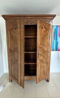 sehr schöner ANTIKER HOLZSCHRANK gross zu verkaufen