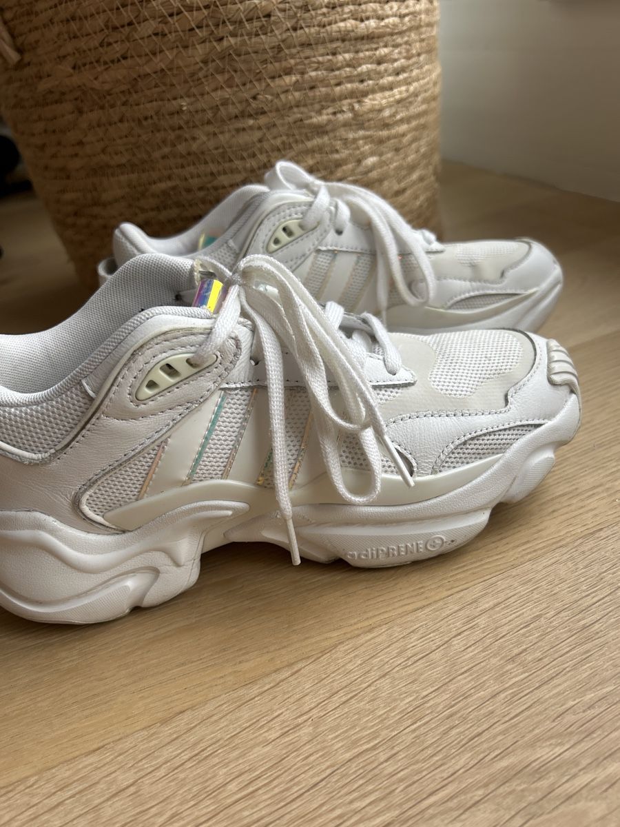 Adidas Scarpe da donna: Weisse Adidas Sneaker, Grösse 38 mit Halogen-Details – Usato da Basel venduto da LeoLou11 3
