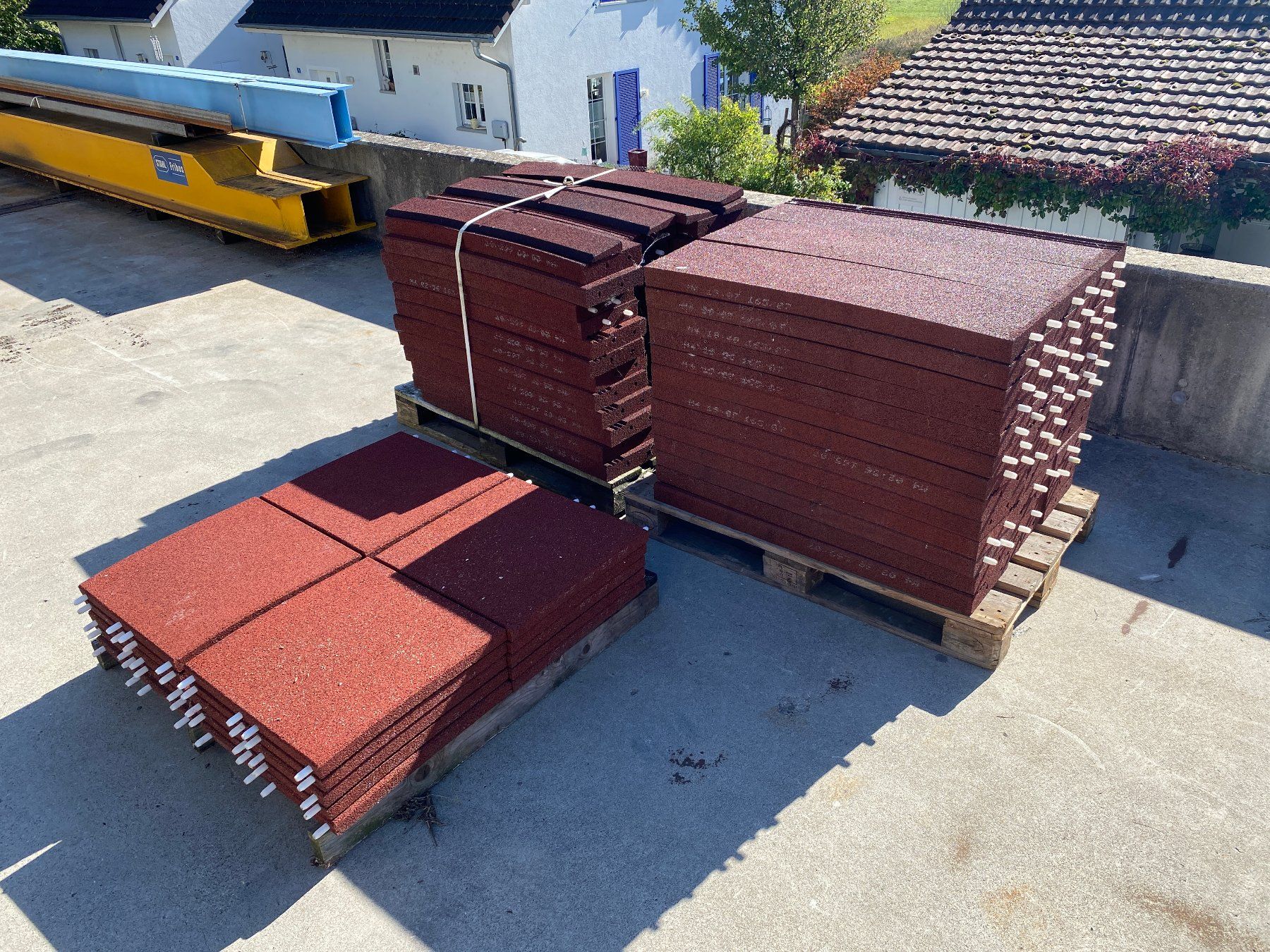 Bodenbeläge: Bodenmatten Tartanbelag – Gebraucht aus Weiningen TG von TTW_GmbH 1
