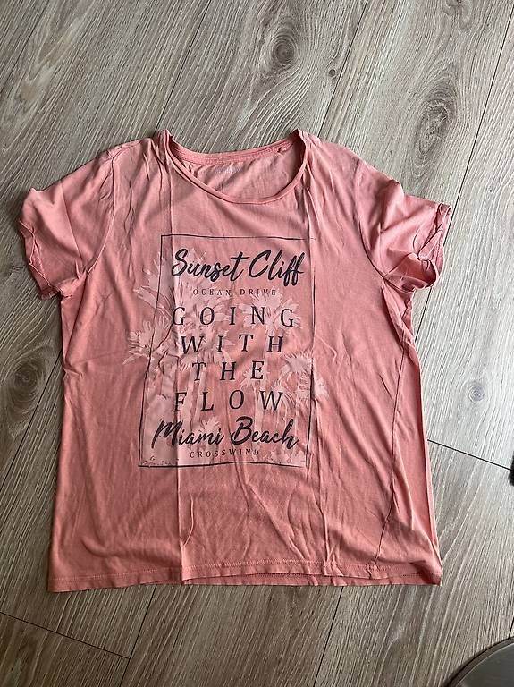 T-shirts: diverse T-Shirts  – D'occasion à Brütten par cel_l8pt 4