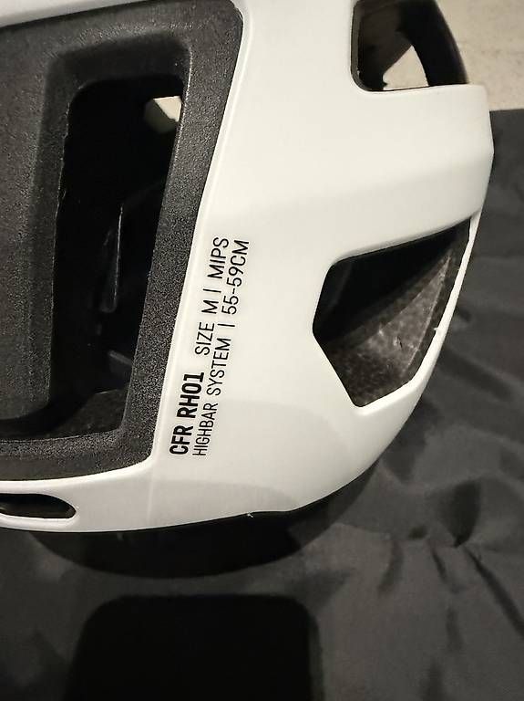 Canyon Caschi: Canyon Helm Disruptr CFR new – Usato da Tschugg venduto da Spina_m 1