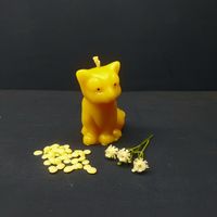 Bienenwachskerze, Katze sitzend