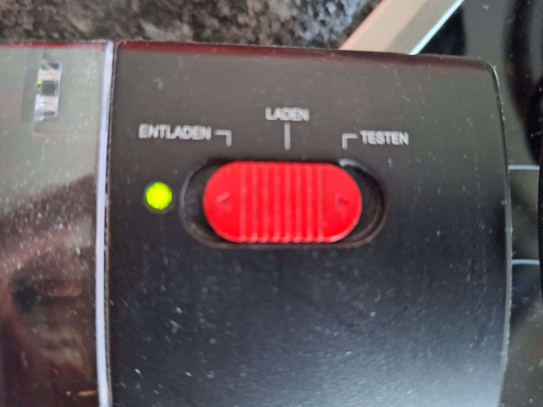 Akkus & Batterien: Aufladegerät für Batterien – Gebraucht aus St.Gallen von dajo0809 2