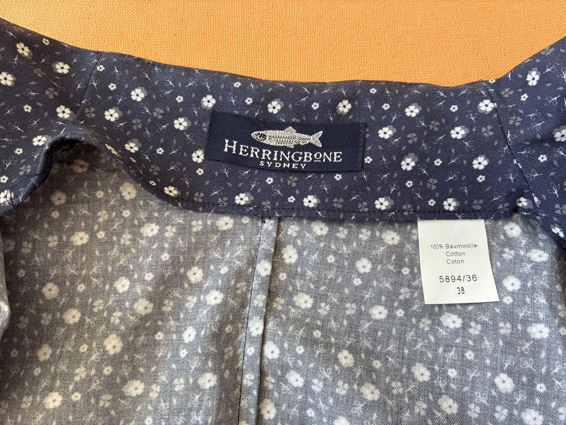 Camicette: Kelchkragenbluse von Herringbone Gr. 38 – Usato da Davos Platz venduto da nanigl 5