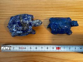 Lapislazuli, zwei Schildkröten