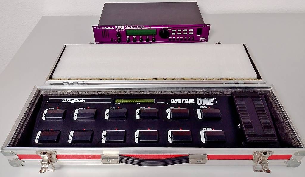 Musikinstrumente: Digitech 2120 Artist + Foot Controller + Case – Gebraucht aus Basel von x-hobby 2