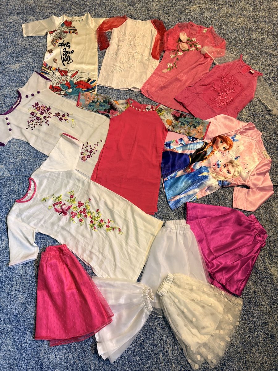 Lotti & Set di vestiti: Vietnamesisch Kleider – Usato da Amlikon-Bissegg venduto da Flowers_Blossom