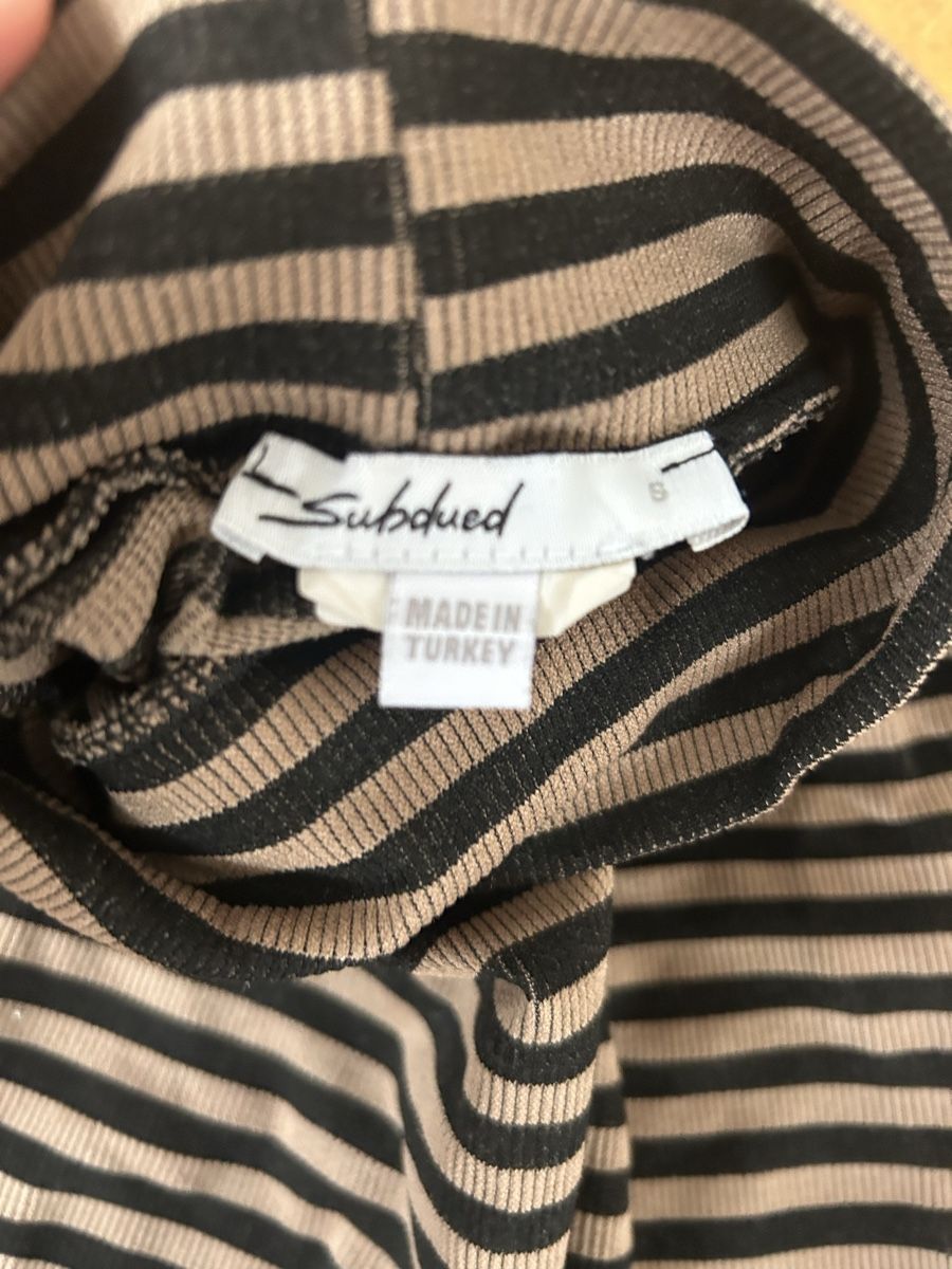 Brandy Melville Tops: gestreiftes Subdued Rollkragenshirt, Grösse S, – Neu (gemäss Beschreibung) aus Erlenbach ZH von miralinn 1