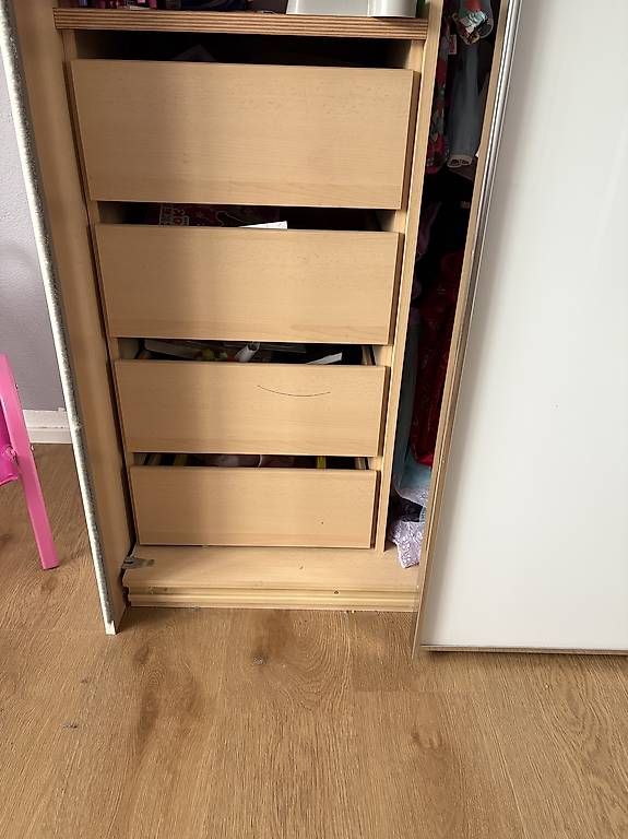 Armadi: Kleiderschrank – Usato da Steckborn venduto da mar_r2cf 4