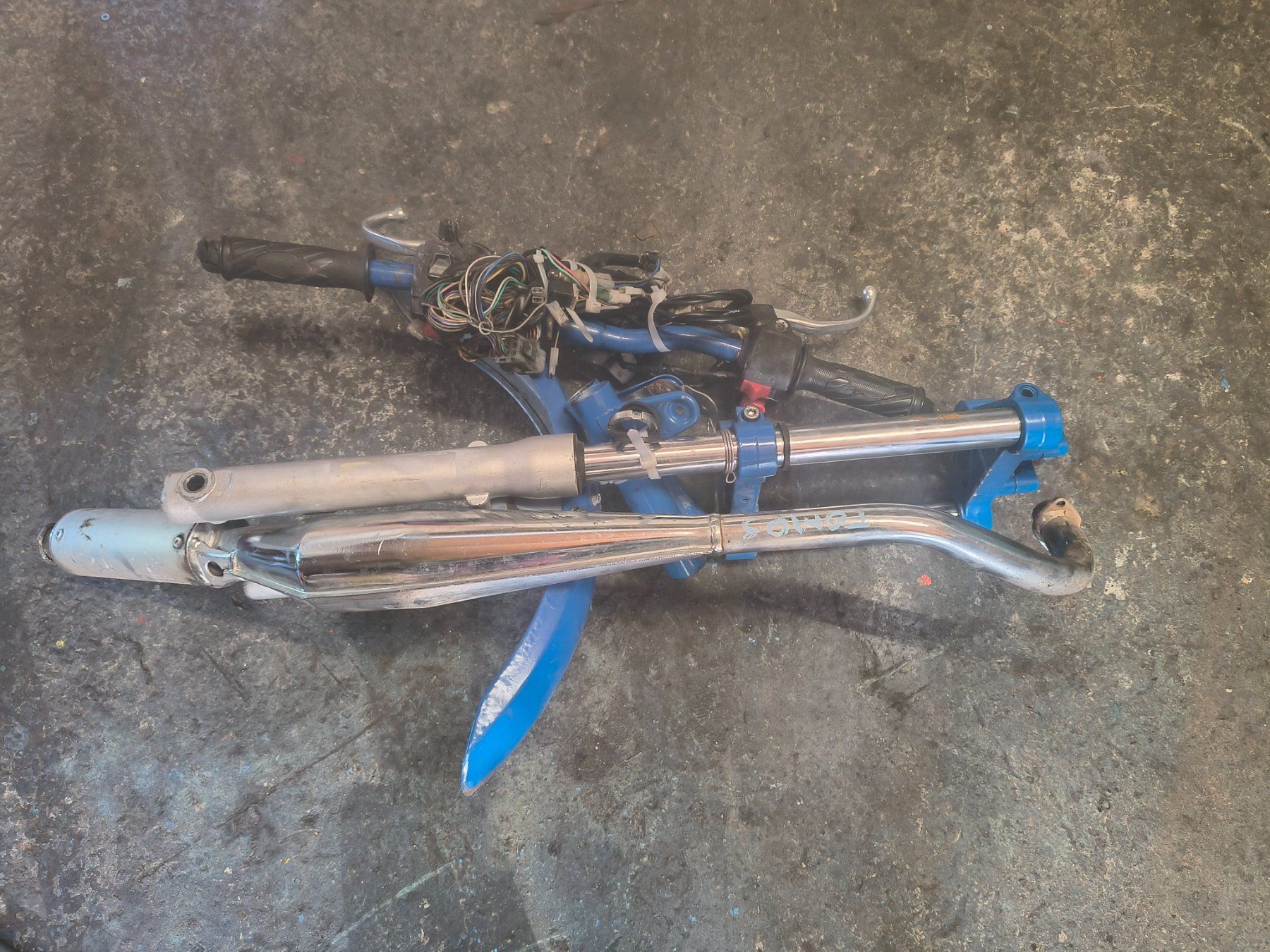 Tomos Parti ricambio per ciclomotori: Tomos Quadro Gabel,Lenker,Kabel – Usato da Fulenbach venduto da Elektronik 3