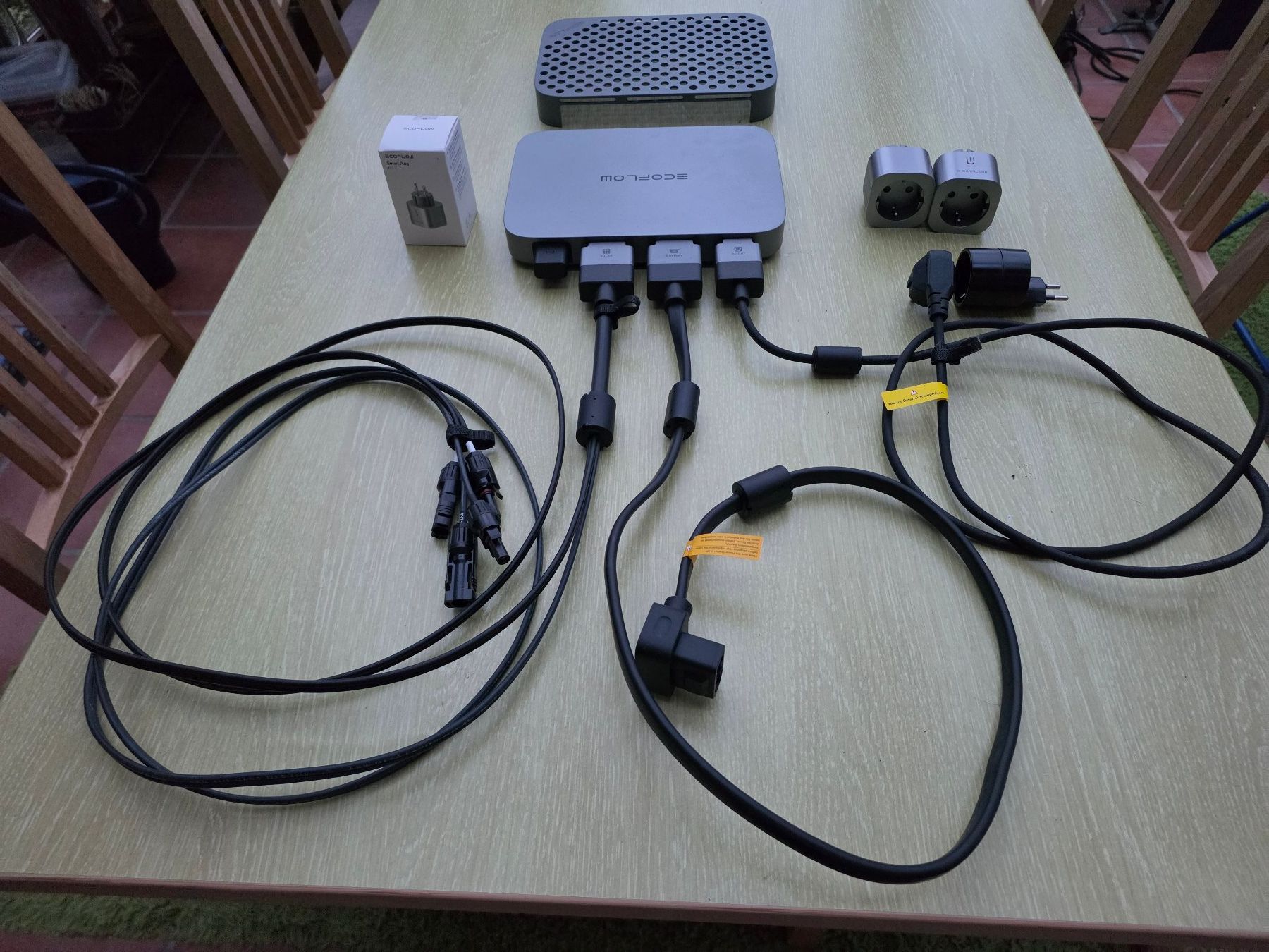 Ecoflow Inverter: EcoFlow PowerStream Wechselrichter + 3x Smart Plug Bundle – Usato da Titterten venduto da Honig-Bienen