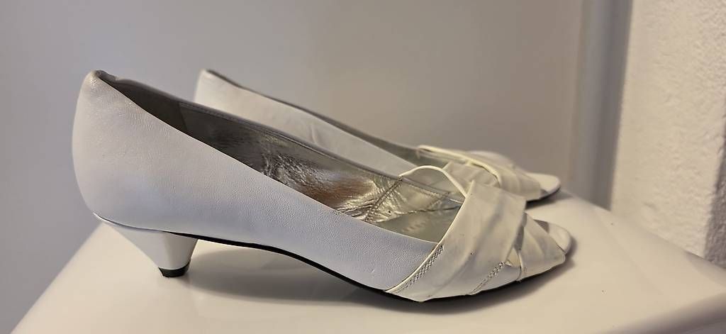 Scarpe da donna: Navyboot Schuhe , weiss Lackleder  – Usato da Wolfhausen venduto da LoukAudio 1