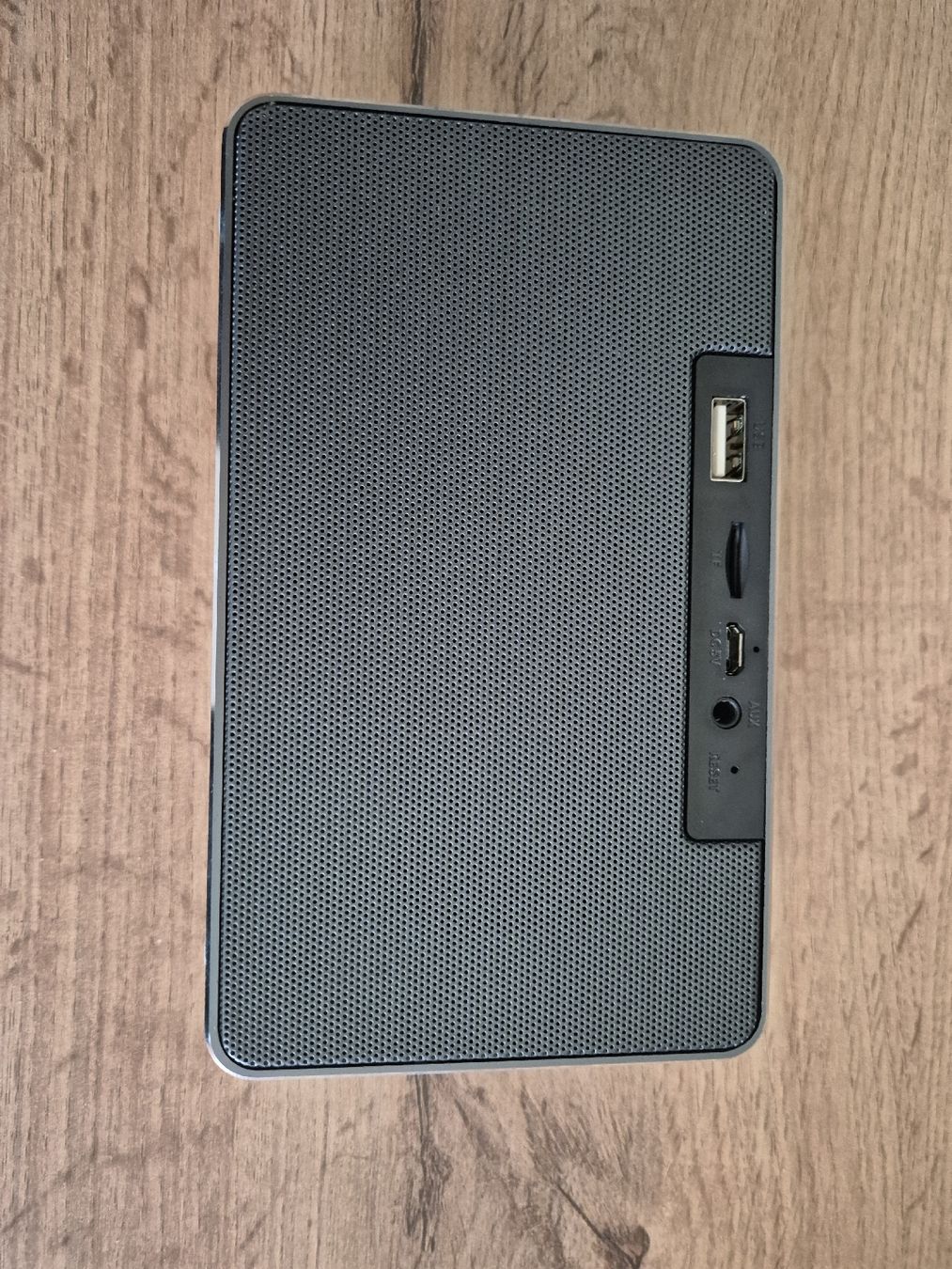 Lautsprecher: Portable Bluetooth speaker Cellara – Gebraucht aus Basel von Elena_02 2