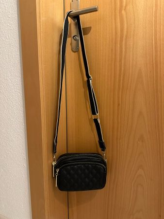 Schwarze Kunstleder Handtasche / Umhängetasche