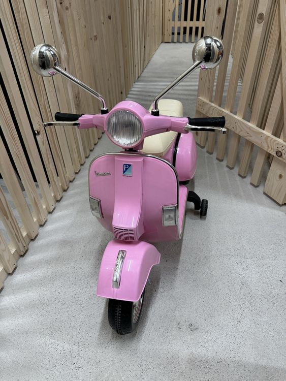 Vespa Elektro Kinderroller Rosa - Elektroroller Ab 3 Jahren Mit LED-Beleuchtung, 3 Km/h