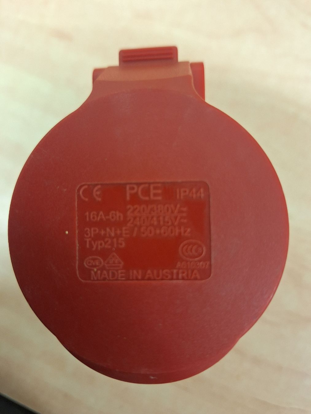 Componenti elettronici: Euro Stecker PCE IP44 220/380V 16A   4 STK – Usato da Uhwiesen venduto da Marthalen02