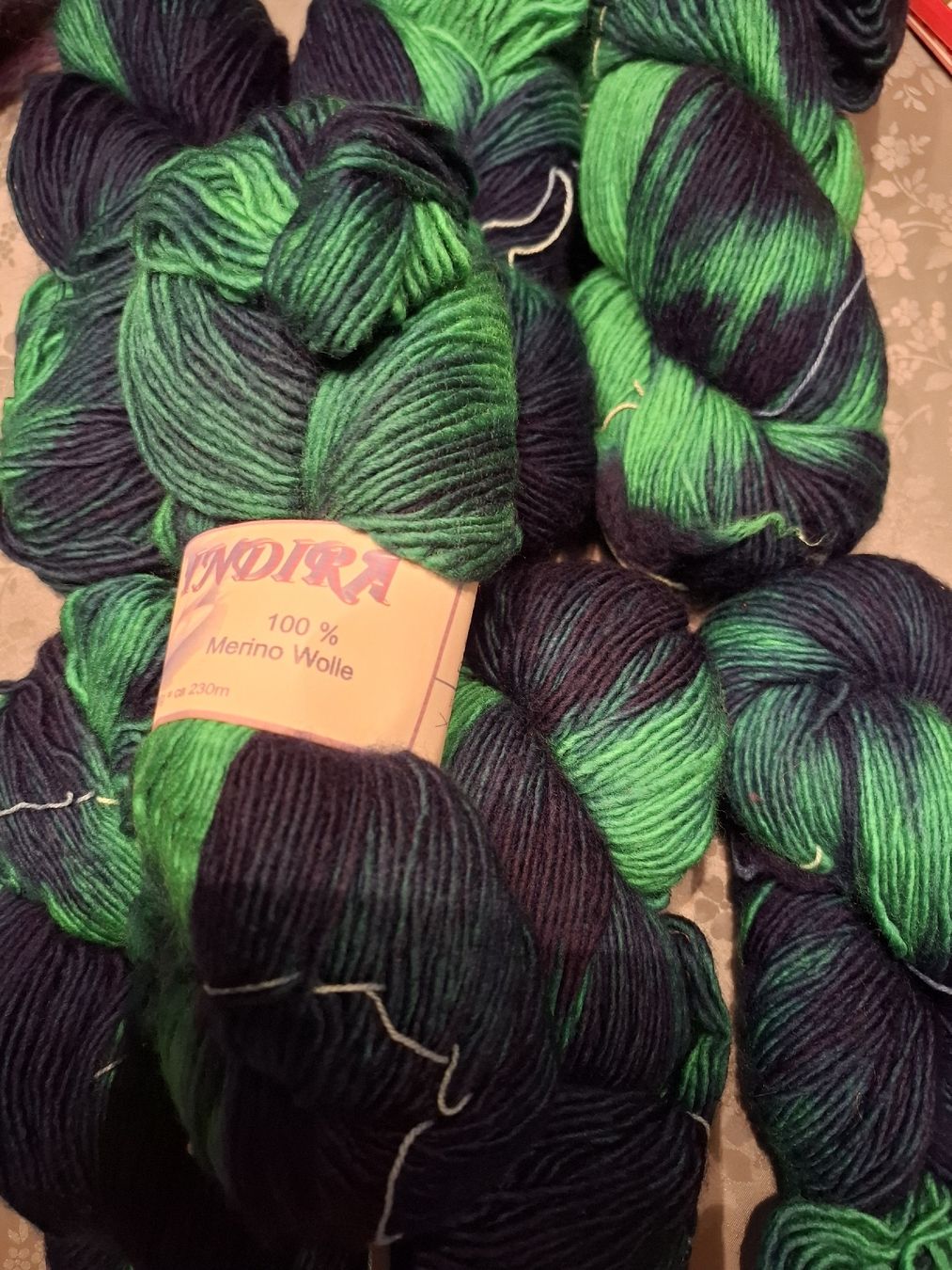 Wolle: Edle Merinowolle, Indira, Farbe Grün/Blau, 700g, – Neu (gemäss Beschreibung) aus Buchrain von Sracer0