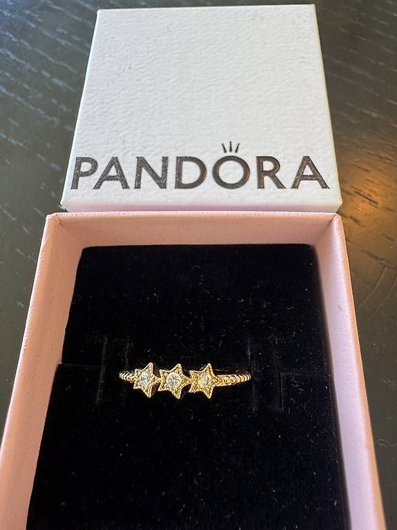 Pandora Anelli: Pandora Gold Sternen Ring – Usato da Jonen venduto da victoria0206