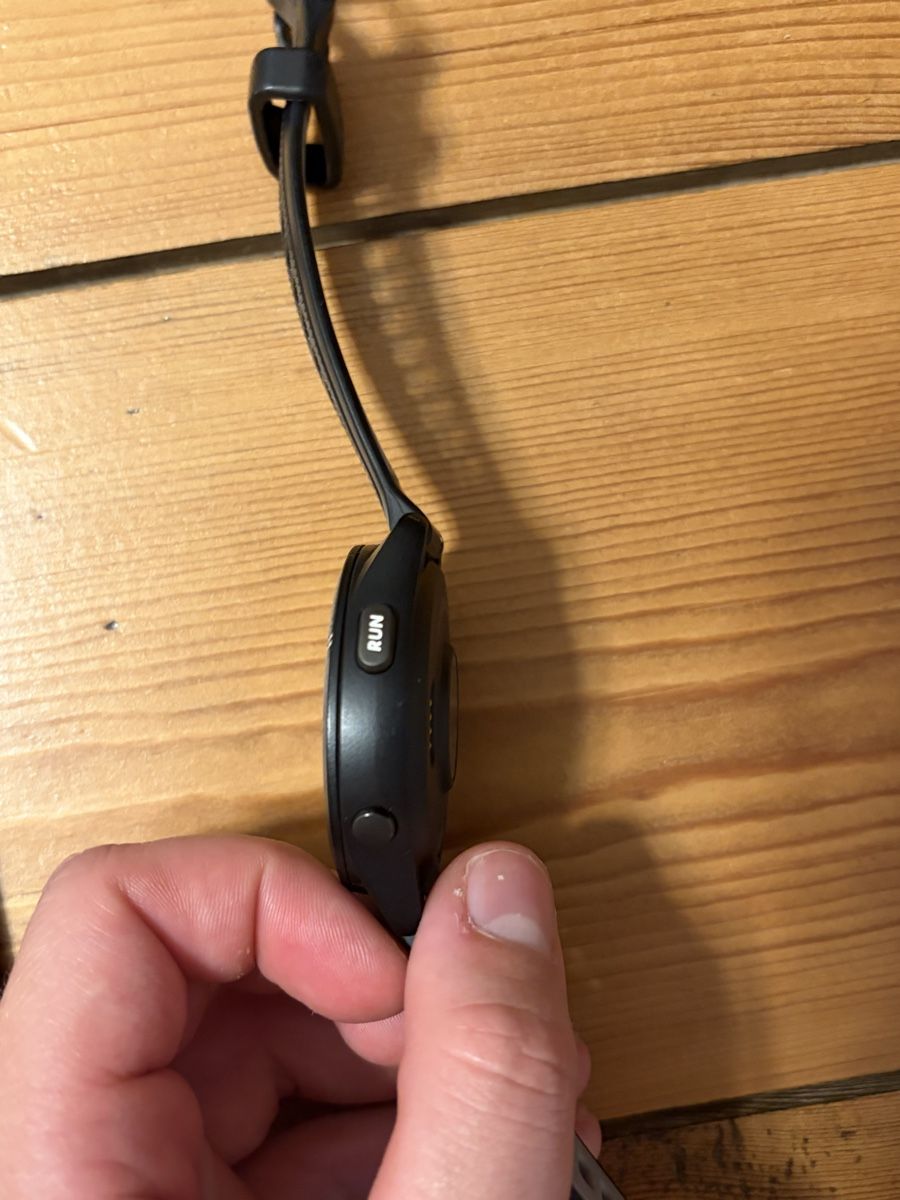 Garmin Smartwatch: Montre connectée Garmin Forerunner 265 – Usato da Bouveret venduto da luc_d2lg 4