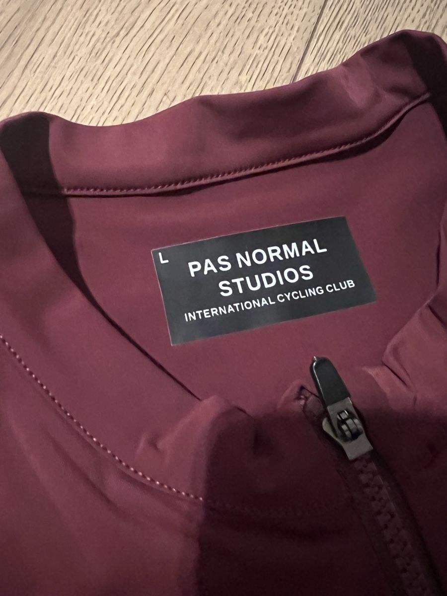 Pas Normal Studios Maillots de corps & Pantalons: Pas Normal Studios Radtrikot Replika – Neuf (Voir description) à Ipsach par GDH1 3