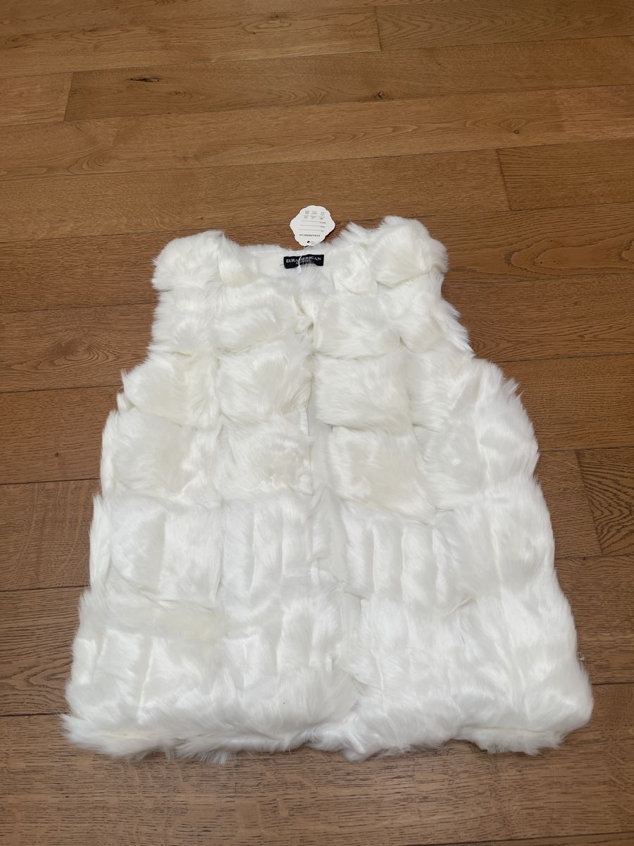Gilet & Giacche senza maniche: Weisse Kunstfellweste / Gilet Neu – Nuovo e nell'imballaggio originale da Bassersdorf venduto da Sandy456 1
