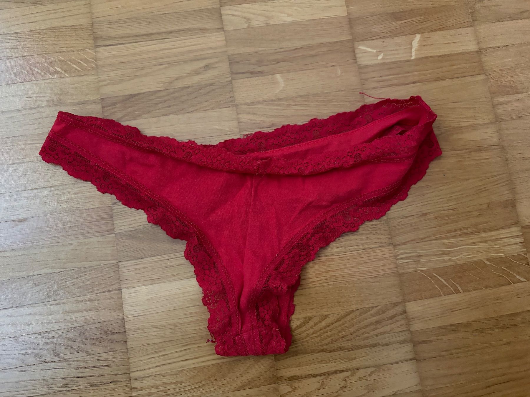 Sonstige Unterwäsche: Sexy Spitzen-String, Gr. S – Gebraucht aus Basel von Sunshine143 1