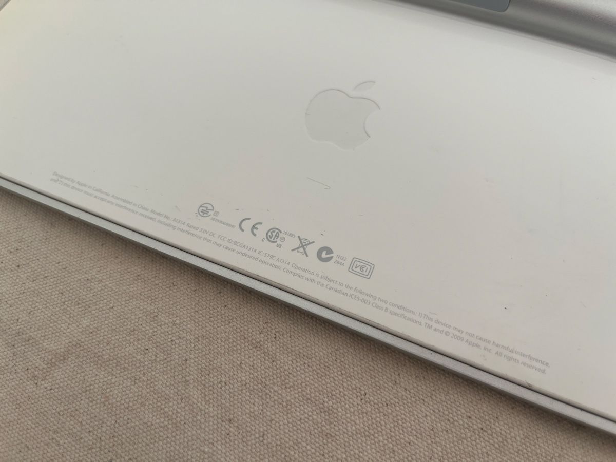 Apple Tastiere: Alte Apple Wireless (Bluetooth) Tastatur – Usato da Zürich venduto da Franksalamanca 2