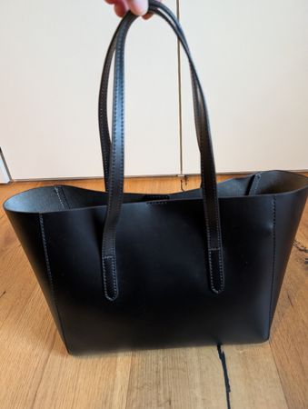Schwarze Coccinelle Ledertasche, neuwertig, Top Zustand!