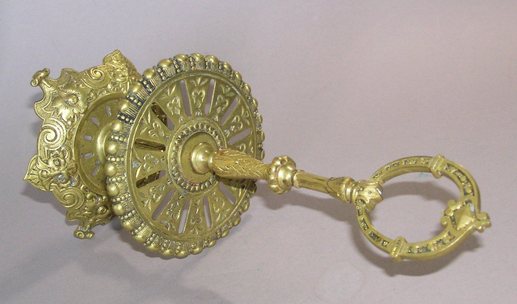 Sonstige Dekorationen & Accessoires: ANTIKER TISCHSTÄNDER MESSERHALTER SERVIERSTÄNDER – Gebraucht aus Grenchen von Antique-hunter 1
