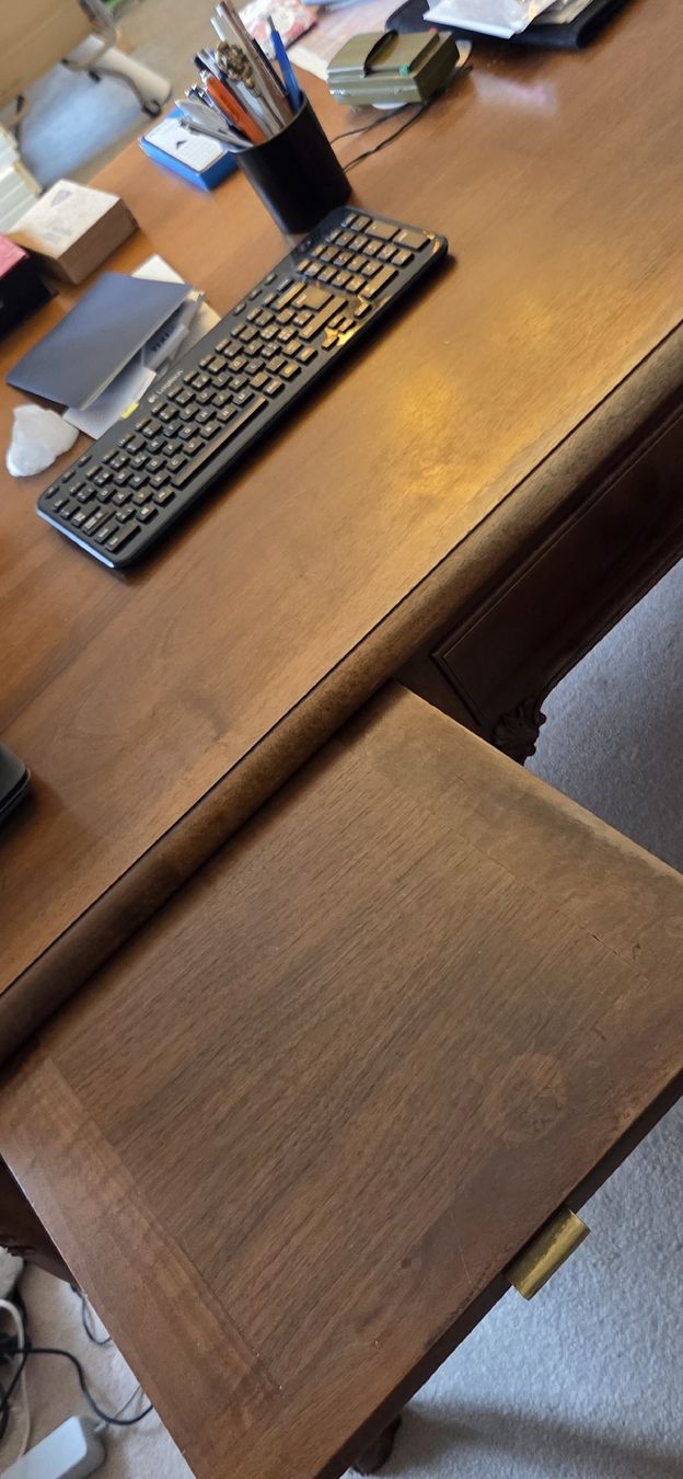 Scrivanie: grosser Schreibtisch – Usato da Wädenswil venduto da Greatstuff 7