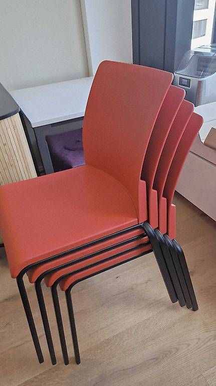 Chaises: Eastside stackable chairs – D'occasion à Zürich par ric_xx9m 4