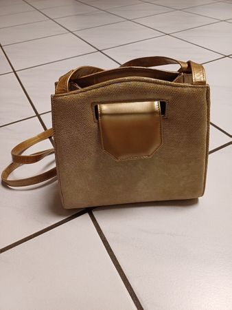 Donna Laura  Tasche in attraktiven Goldtönen