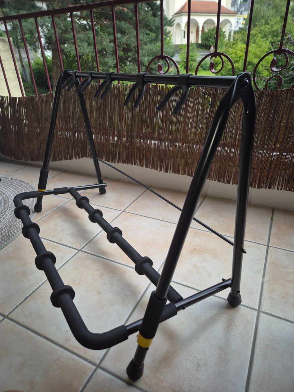 Hercules Supports pour instruments & partitions: Gitarrenständer Hercules 5 Gitarren – Neuf (Voir description) à Horw par ClHe01 1