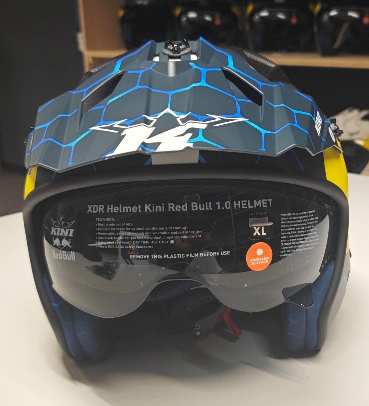 Red Bull Caschi & visiere: Originale Red Bull Helme XL – Nuovo e nell'imballaggio originale da Trimmis venduto da 0004 1