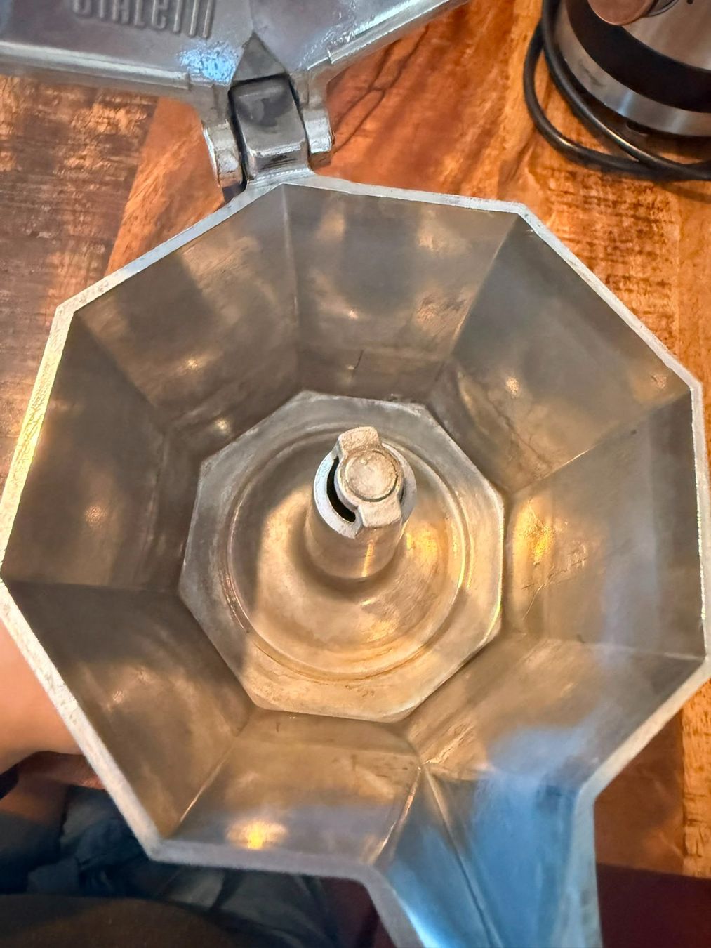 Bialetti Kaffeemaschinen & Espressomaschinen: Bialetti 6 Tassen kaum gebraucht – Gebraucht aus Zürich von vers_mar 1