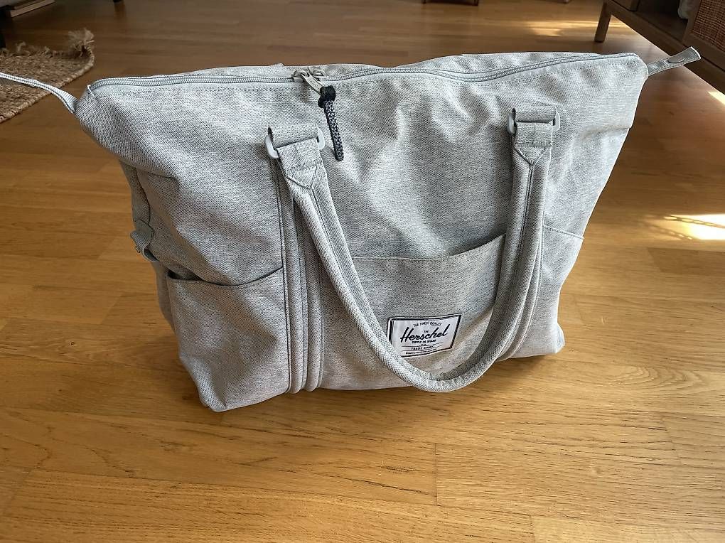 Herschel Taschen: Herschel Tasche – Gebraucht aus Luzern von bse_11x 1