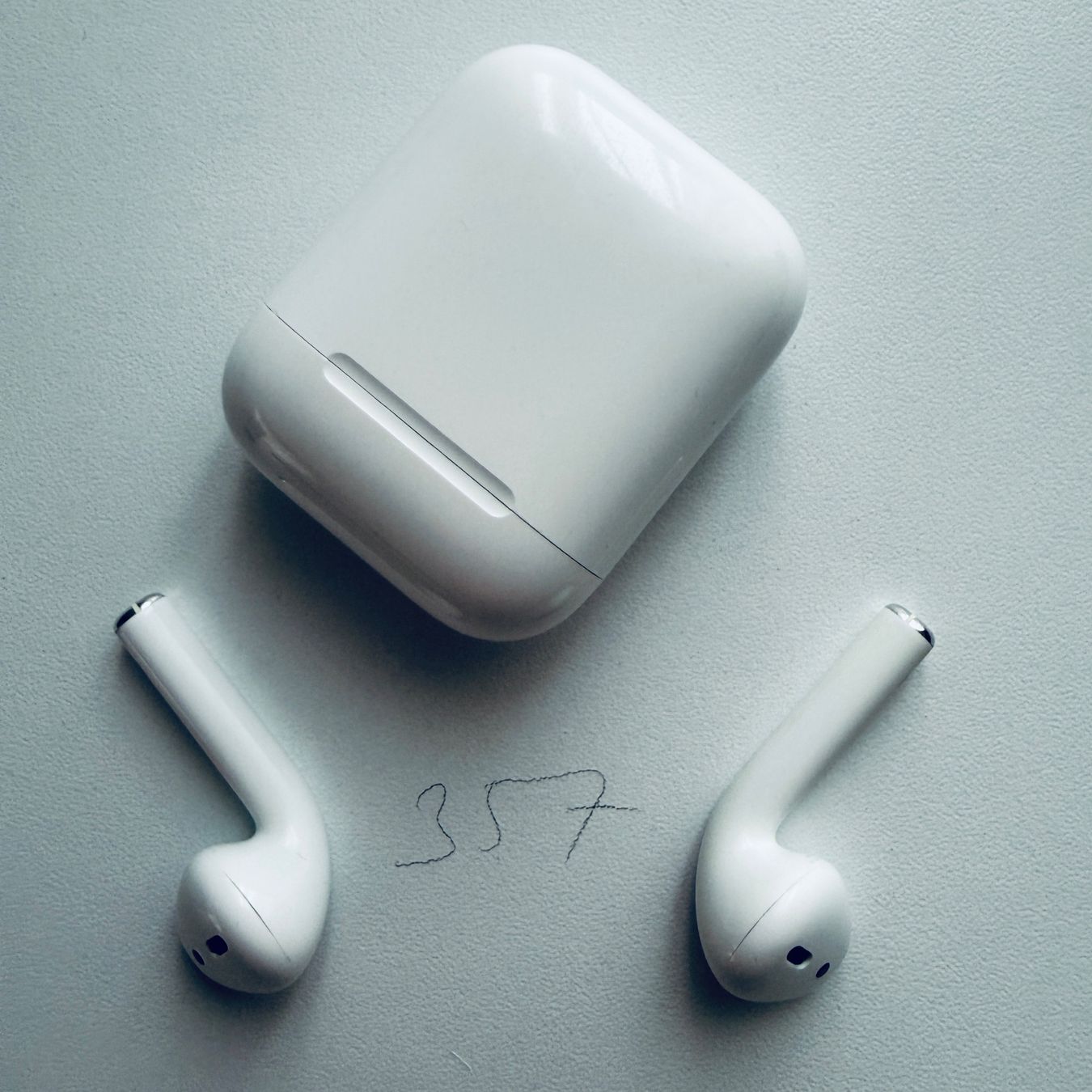 Apple Kopfhörer: Original Apple AirPods 2 Gen. Wireless Kopfhörer & Case – Gebraucht aus Basel von MY.AIRPODS.SHOP 3