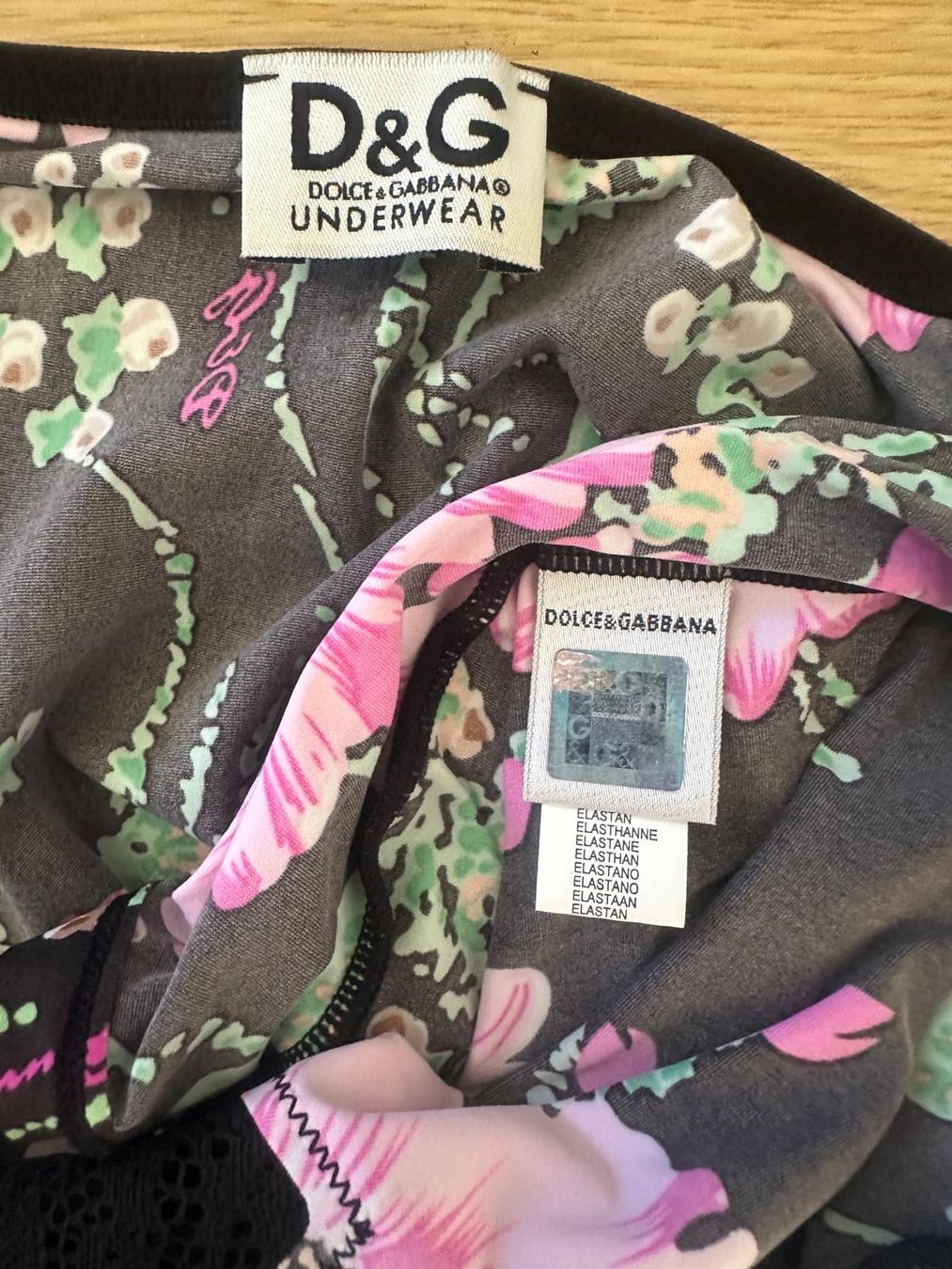 Dolce & Gabbana Tops: Bluse von DOLCE&GABBANA – D'occasion à Neuhausen par Lechasseur 8