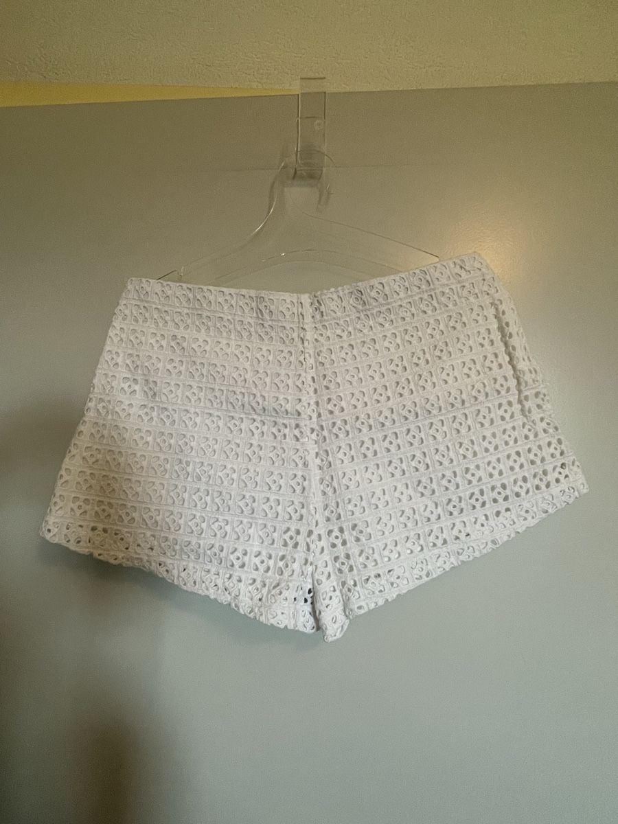 Zara Pantaloni: Short Zara brodé blanc taille M 38 – Usato da Vuadens venduto da Ninaa11 1