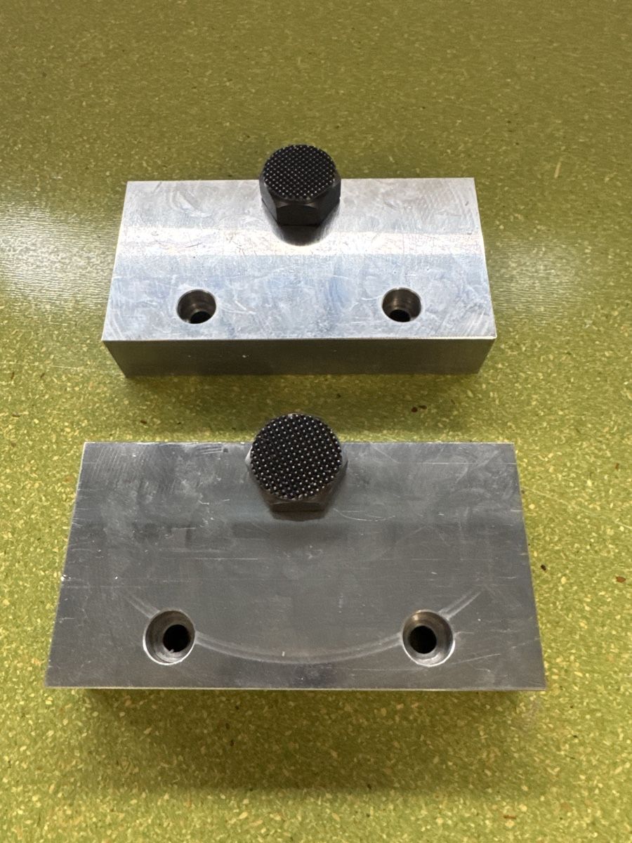 Alle Werkzeuge: Blocs d'acier  usinés, 150x80x30 mm – Gebraucht aus Aarberg von SNMachines