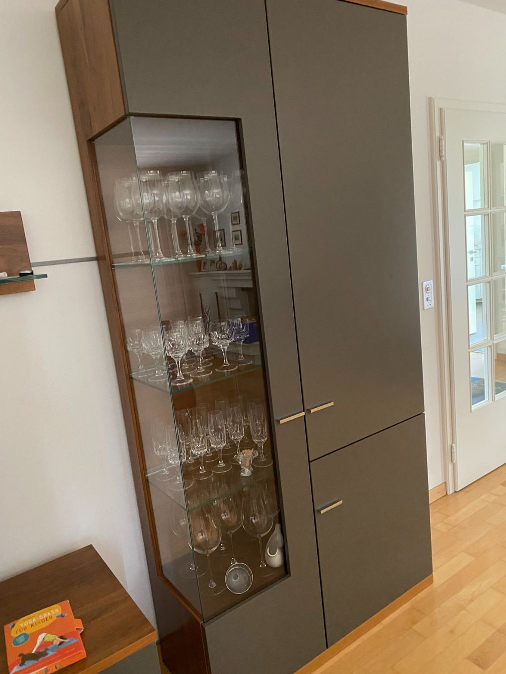 Vitrinen: Vitrine von Valea – Gebraucht aus St. Gallen von and_8c5r 1
