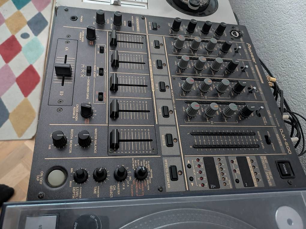 Pioneer Platines de mixage: Pioneer DJM-600 – D'occasion à Genève par _Oskar 2