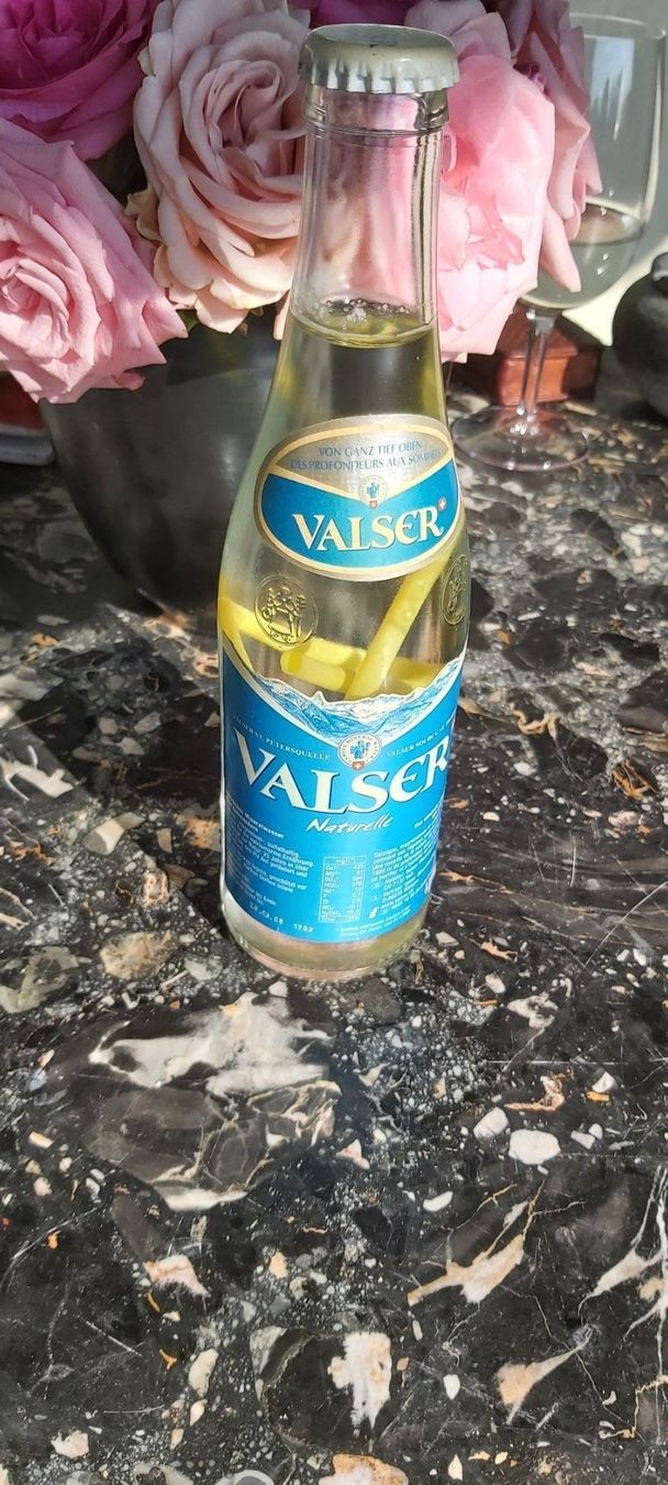 Sonstiges Geschirr & Gläser: VALSER Flasche RARITÄT – Neu (gemäss Beschreibung) aus Greppen von 86Sina 6