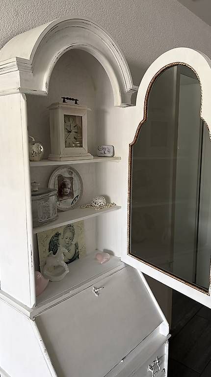 Vitrinen: Grosser Vitrinenschrank im Shabby chic Stil – Gebraucht aus Frick von TheBurningHeart 3