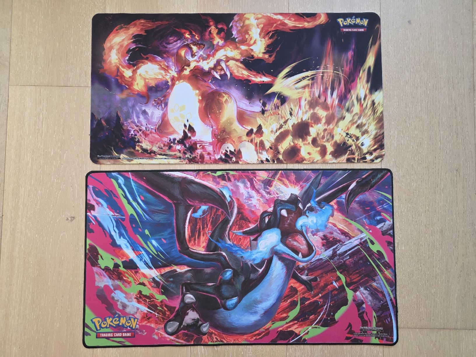 Pokémon Sammelbilder & Trading cards: Pokemon Charizard Set Spielmatten NEU – Neu und originalverpackt aus Gossau SG von worklifebalance 1